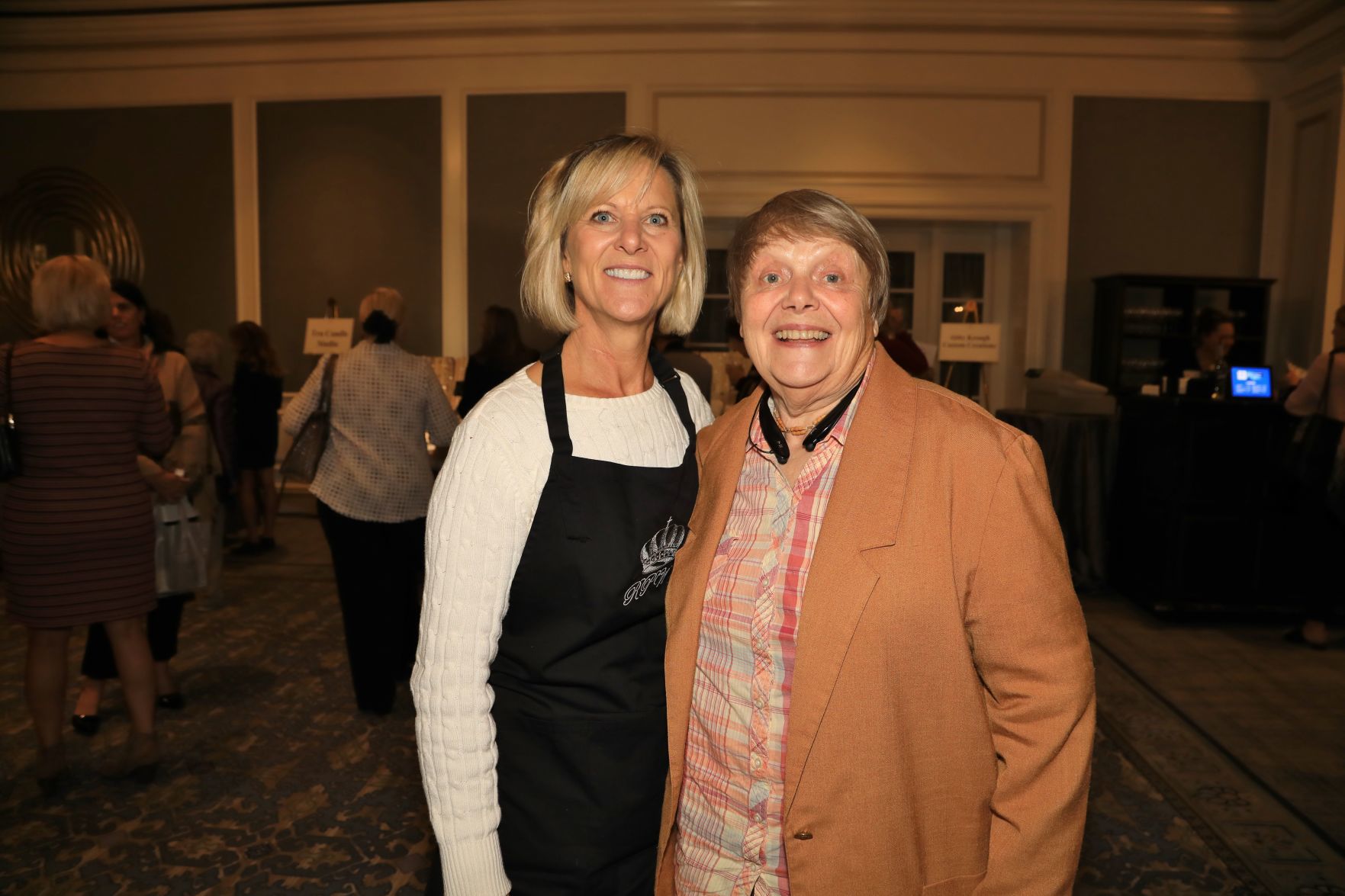 Karen McAuliffe, Neva Calvert